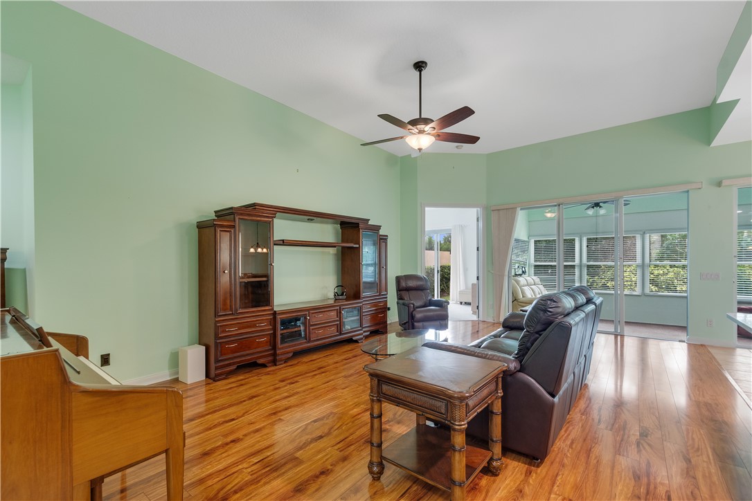 5297 Eleuthra Circle