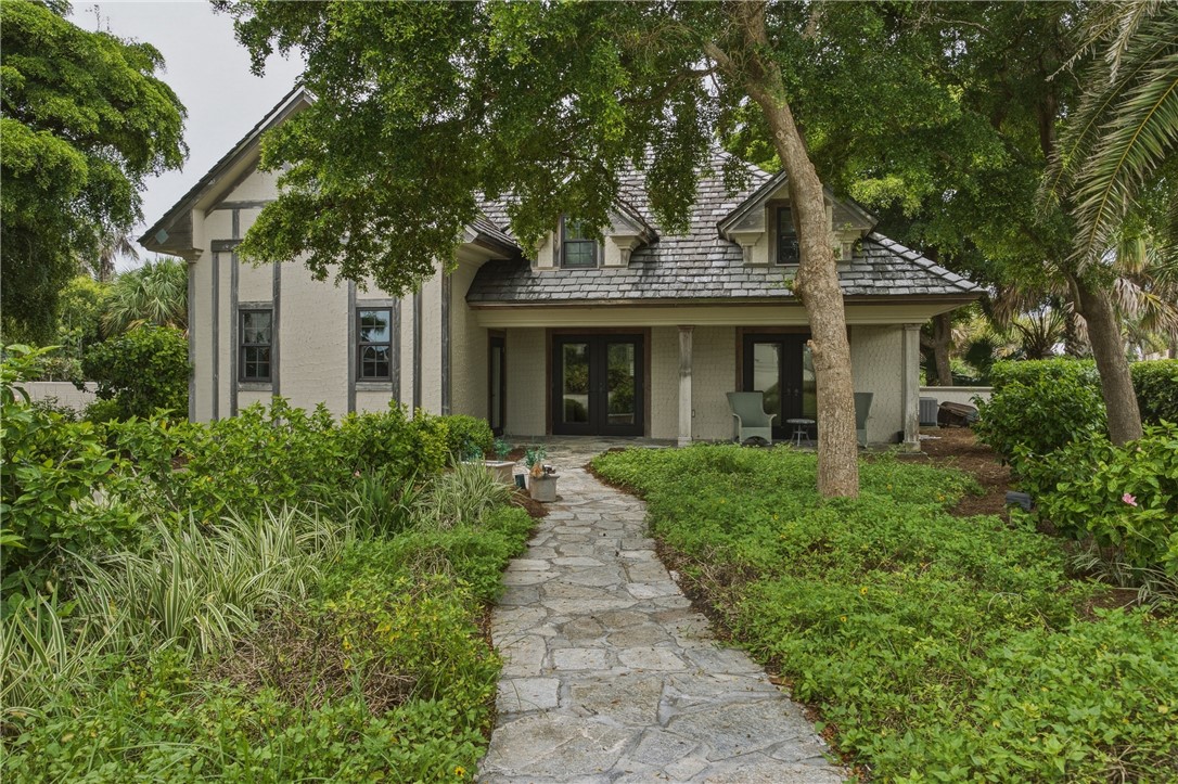 965 Pebble Lane