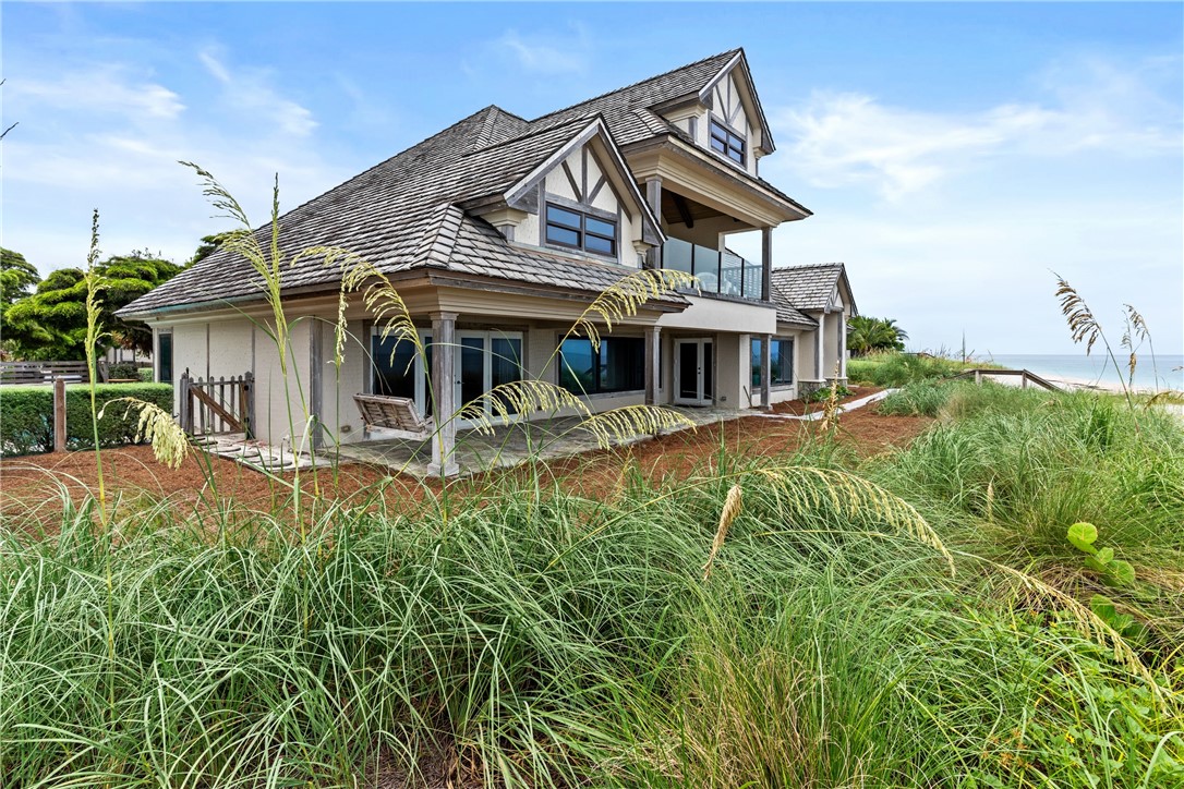 965 Pebble Lane