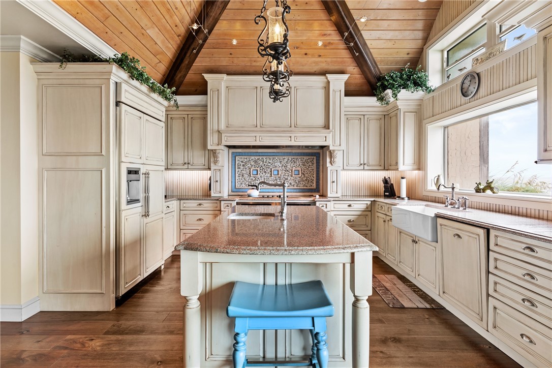 965 Pebble Lane