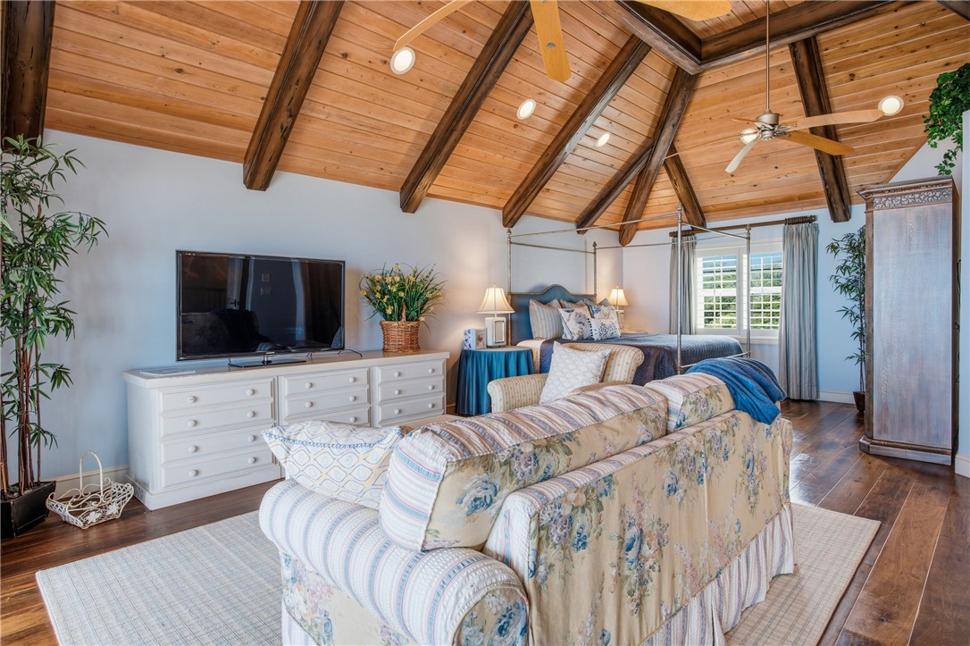 965 Pebble Lane