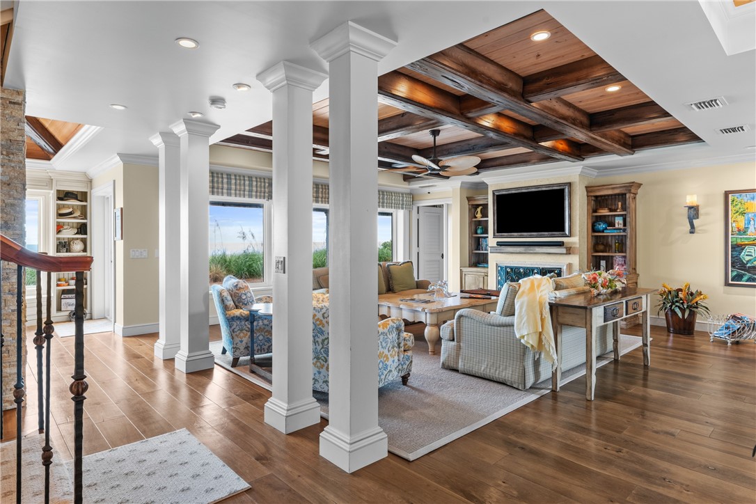 965 Pebble Lane