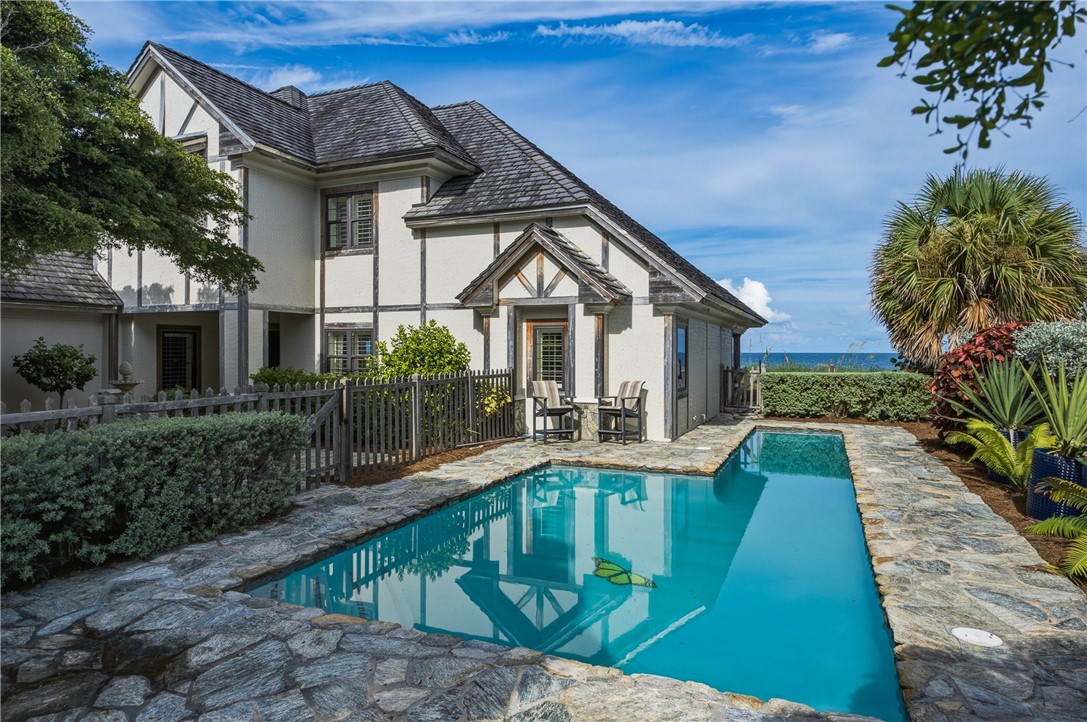 965 Pebble Lane