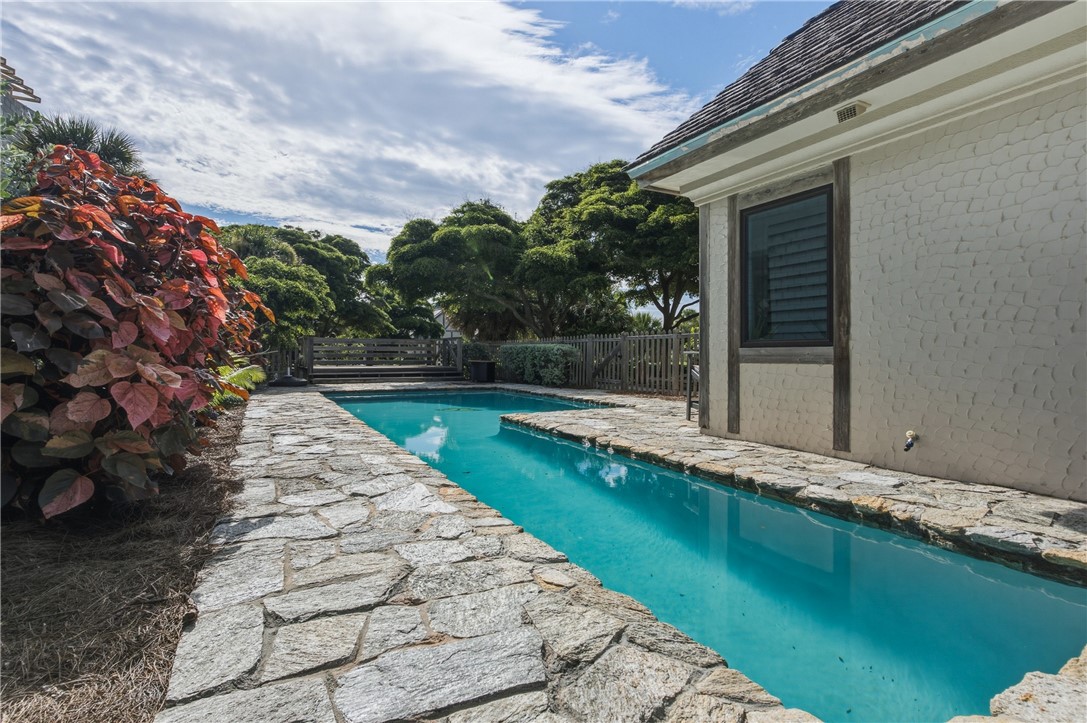 965 Pebble Lane