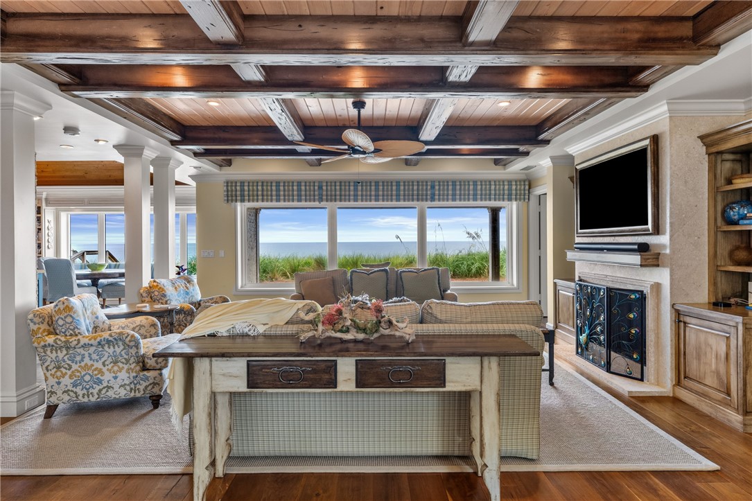 965 Pebble Lane