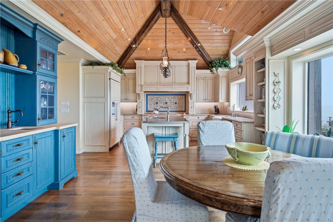 965 Pebble Lane