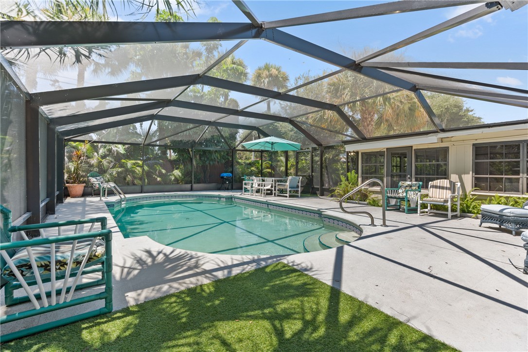 560 Acacia Road