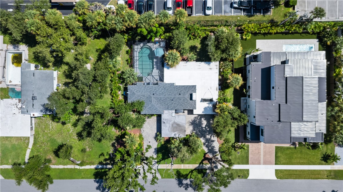 560 Acacia Road