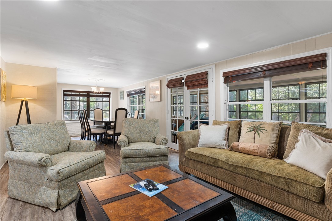 560 Acacia Road
