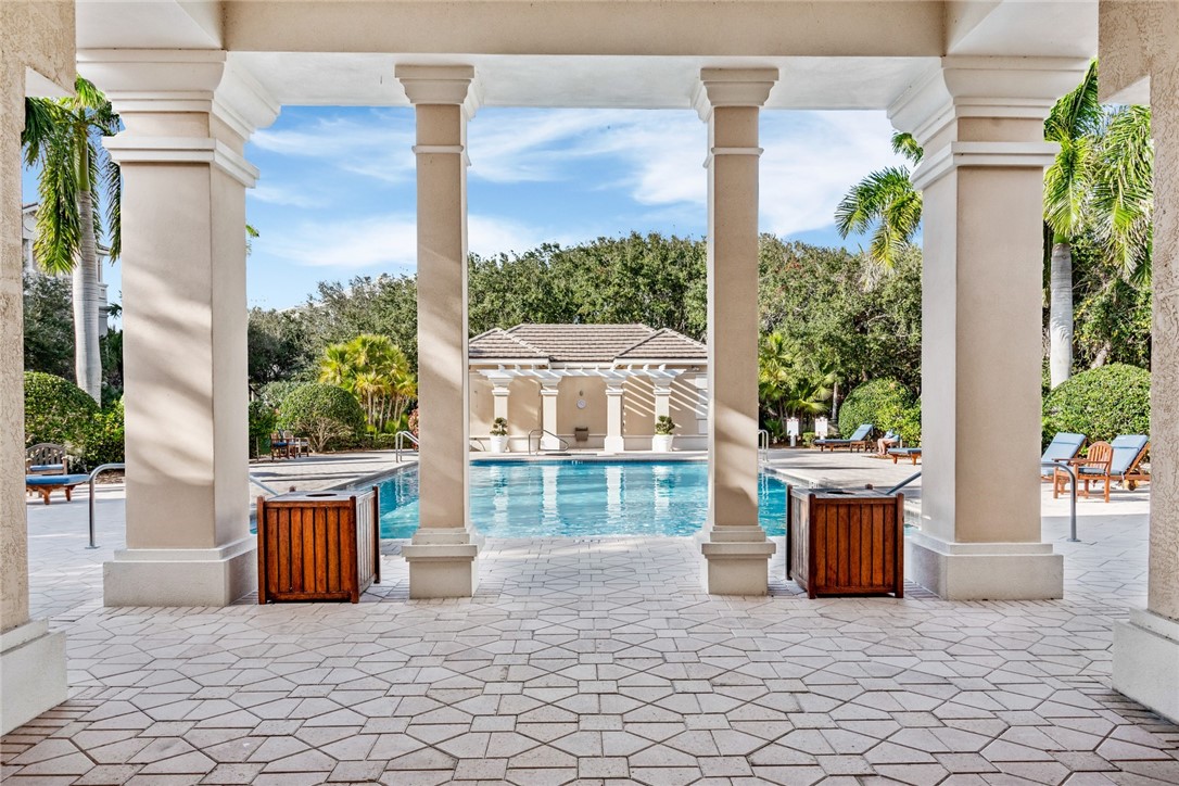 1624 Weybridge Circle