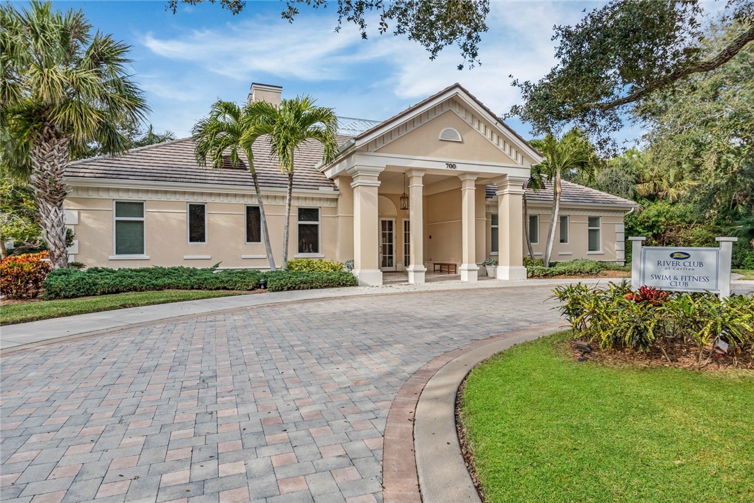 1624 Weybridge Circle
