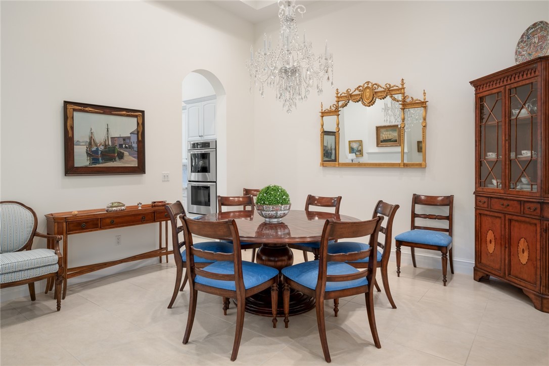 1624 Weybridge Circle
