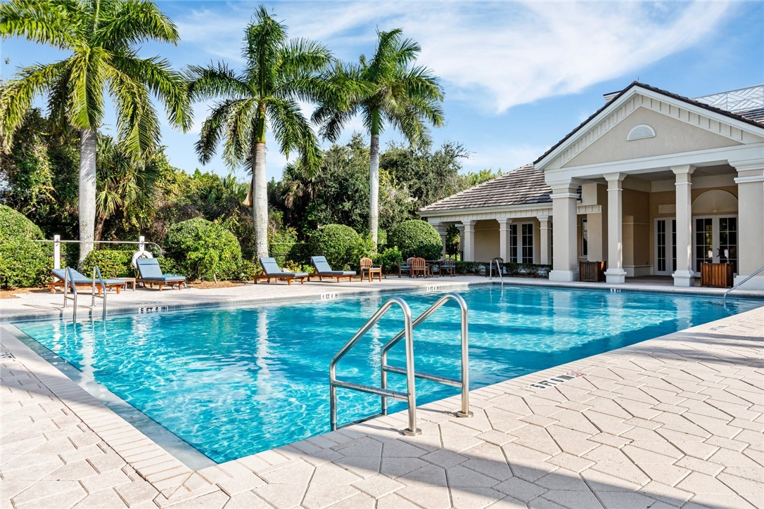 1624 Weybridge Circle
