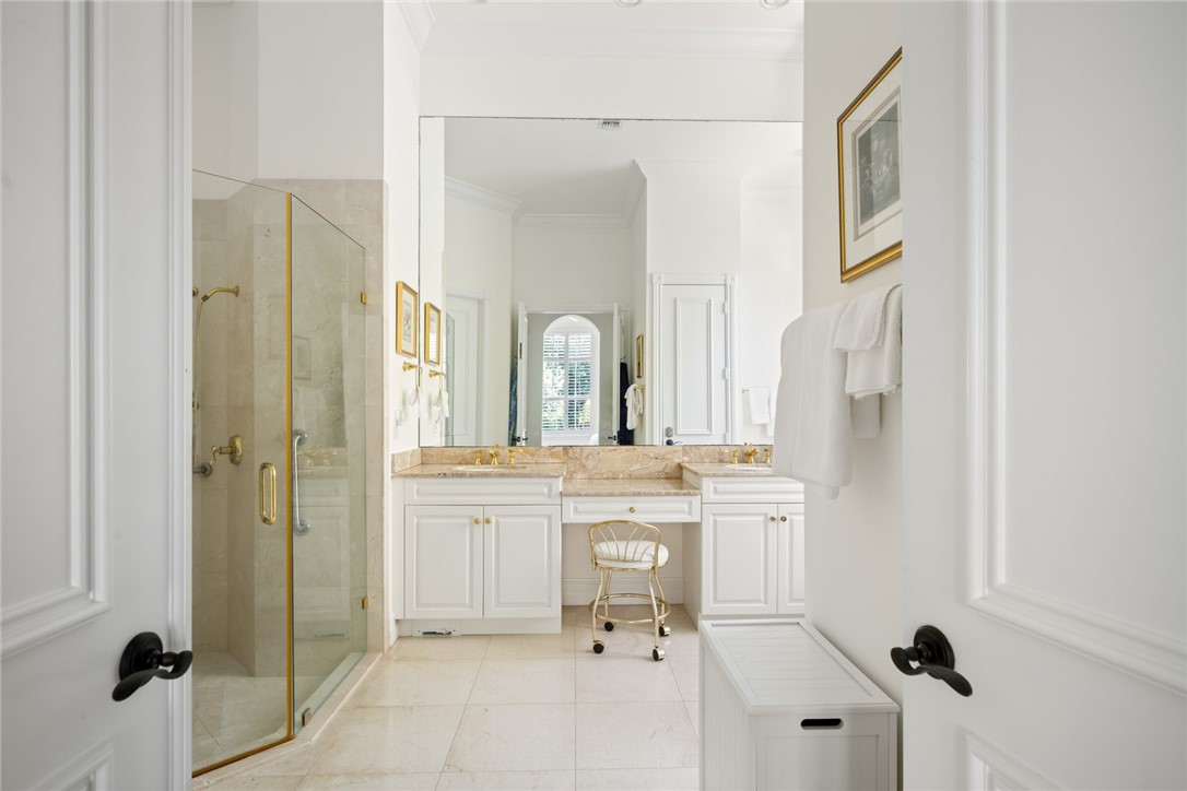 1624 Weybridge Circle