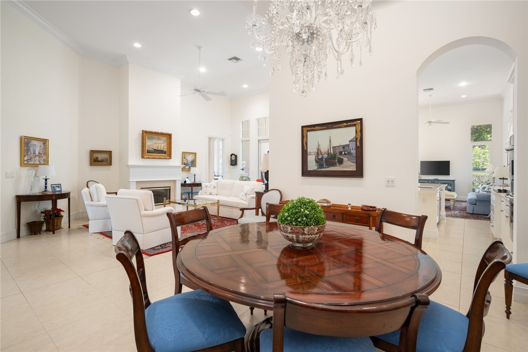 1624 Weybridge Circle