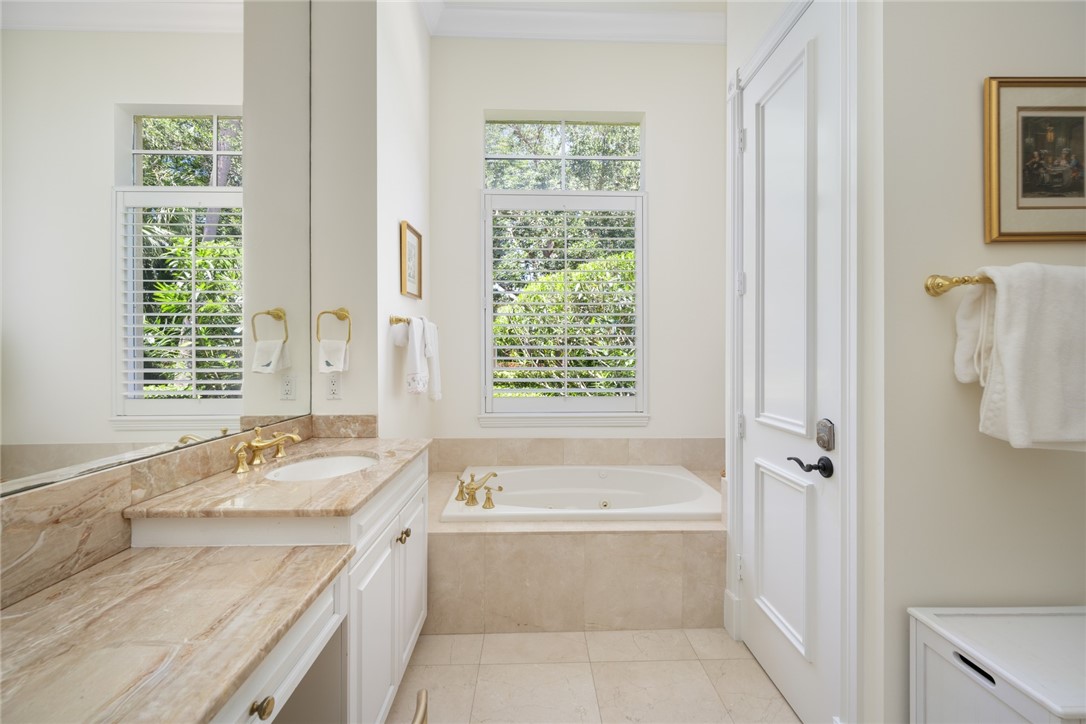 1624 Weybridge Circle