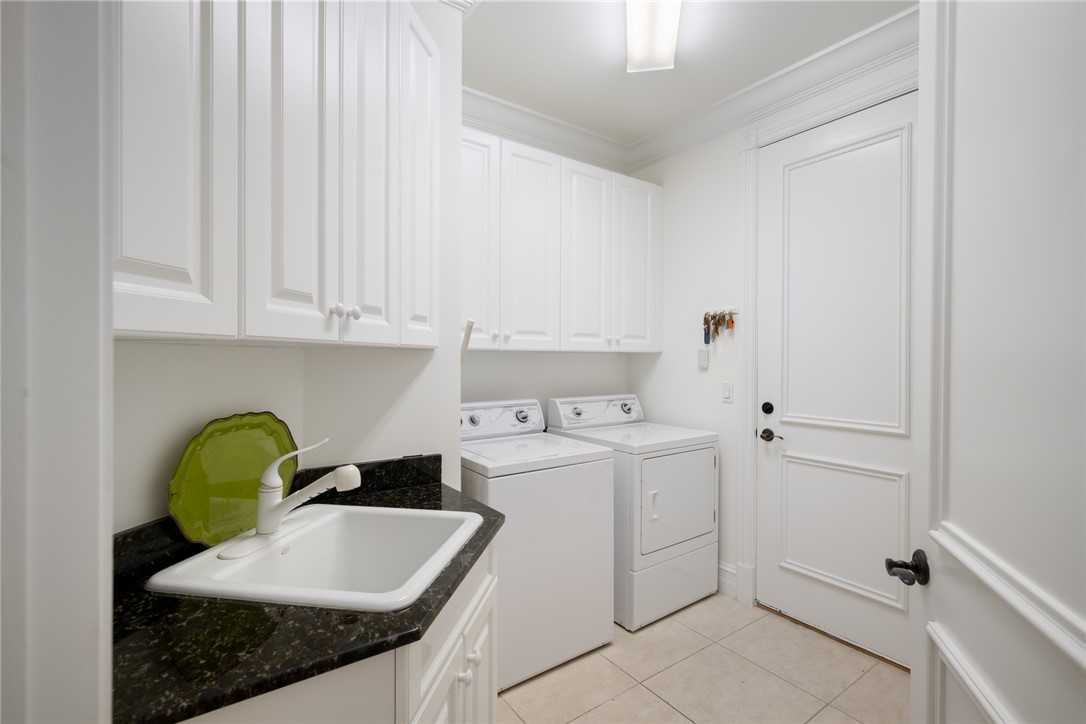 1624 Weybridge Circle