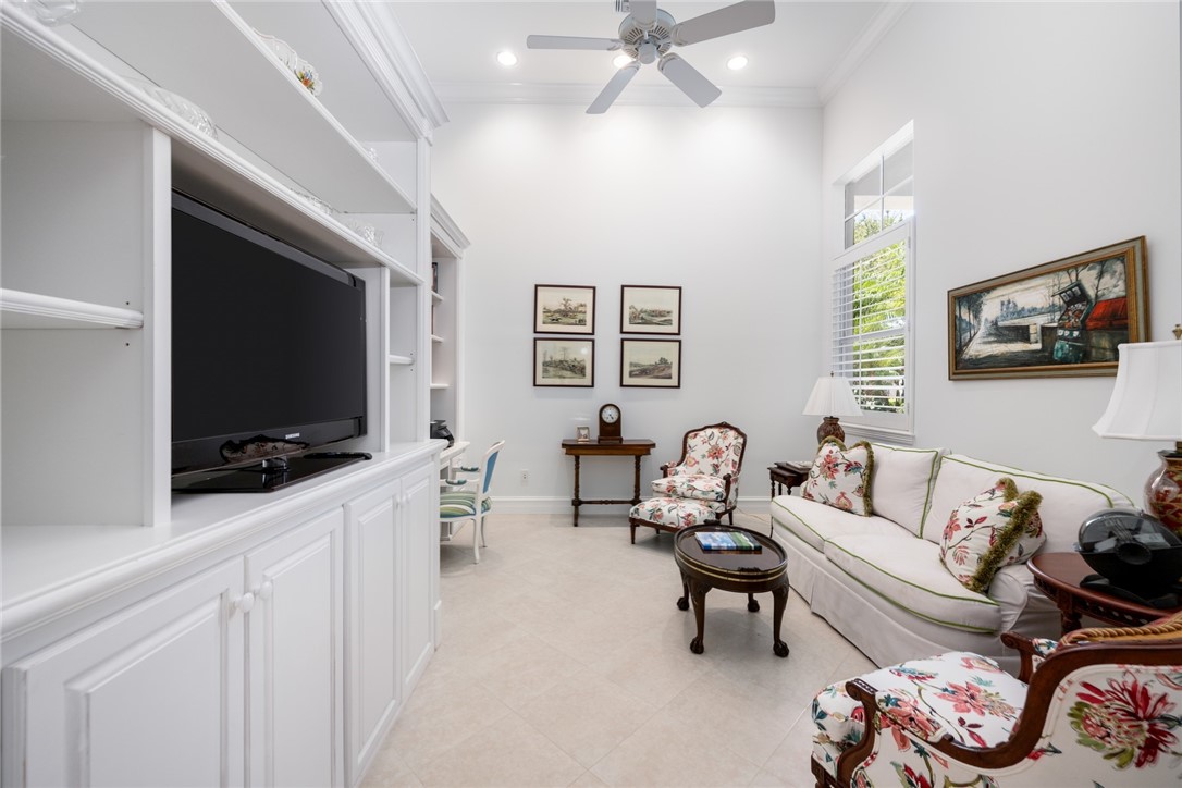 1624 Weybridge Circle