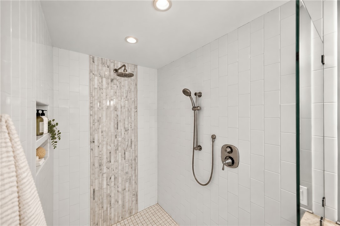 616 Honeysuckle Lane