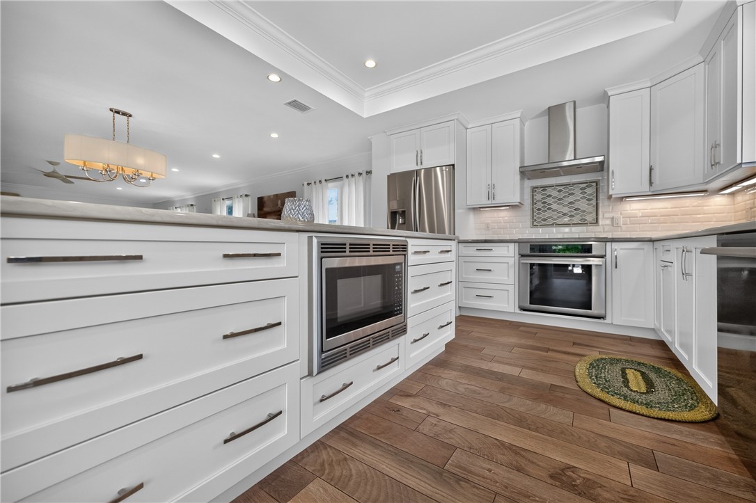 616 Honeysuckle Lane
