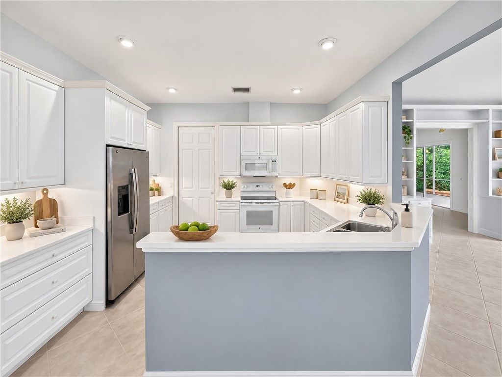 670 N Tomahawk Trail
