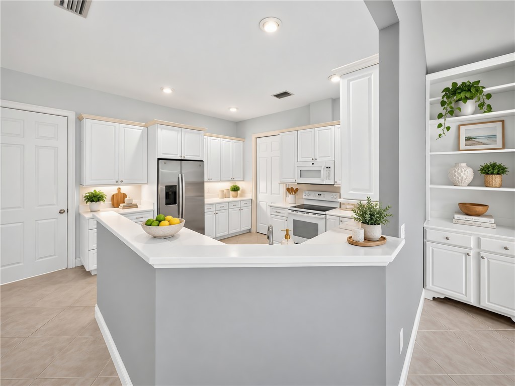 670 N Tomahawk Trail