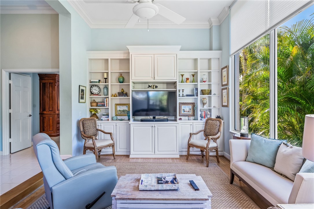 240 S Peppertree Drive