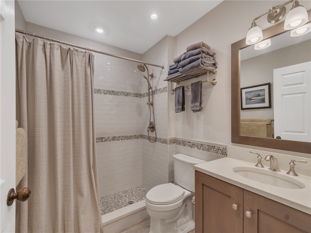 5225 E Harbor Village Drive 103