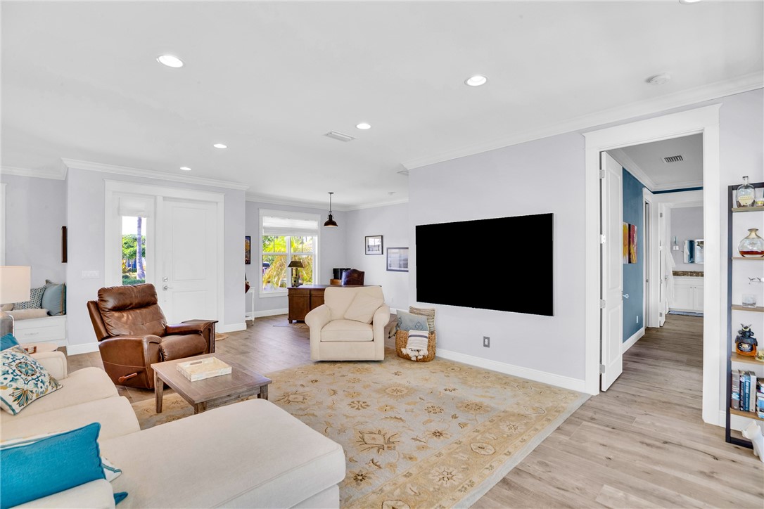 3932 Shoreside Drive