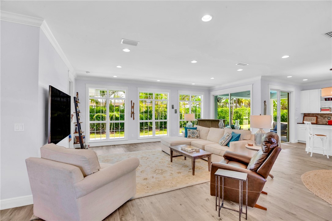 3932 Shoreside Drive