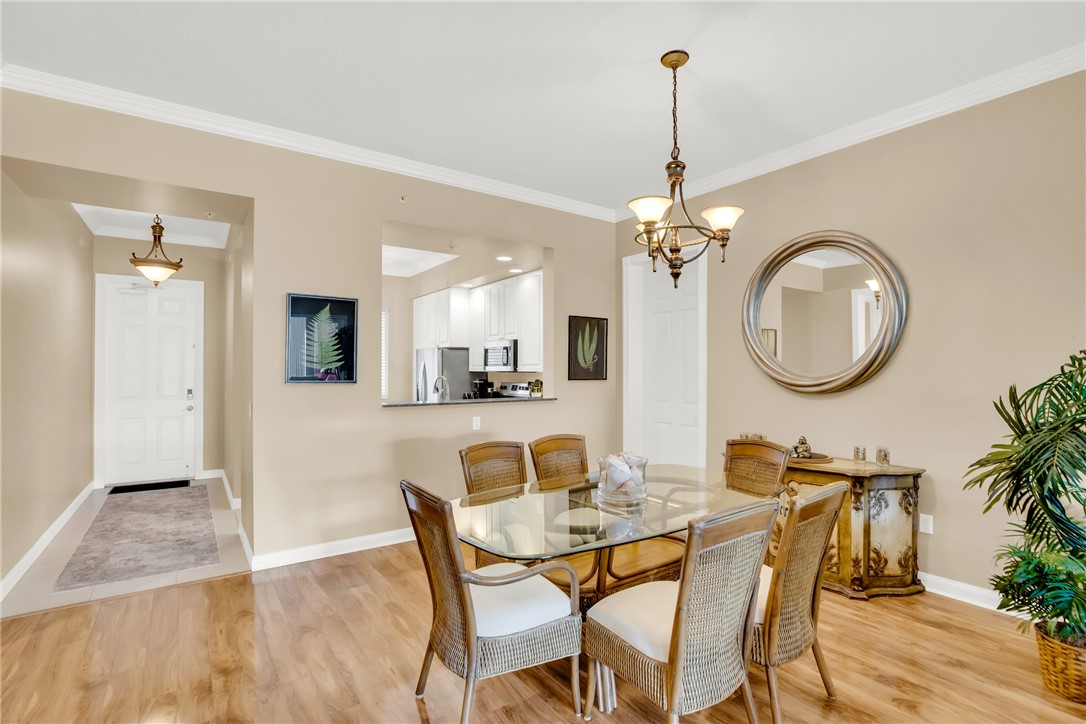 1 Harbour Isle Drive E 202