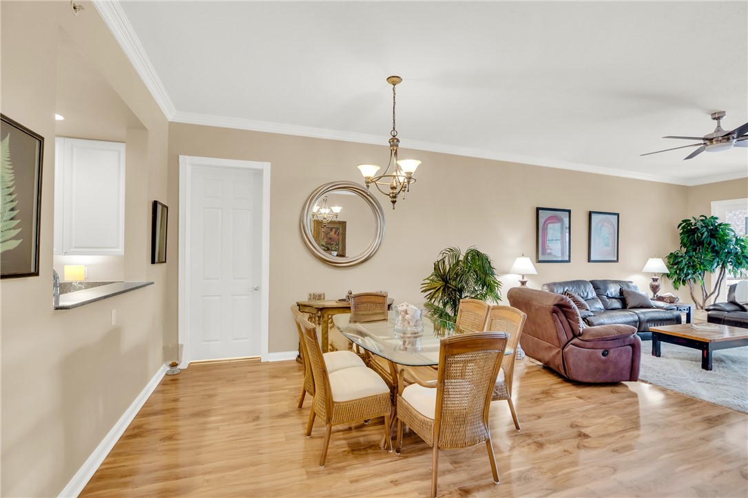 1 Harbour Isle Drive E 202