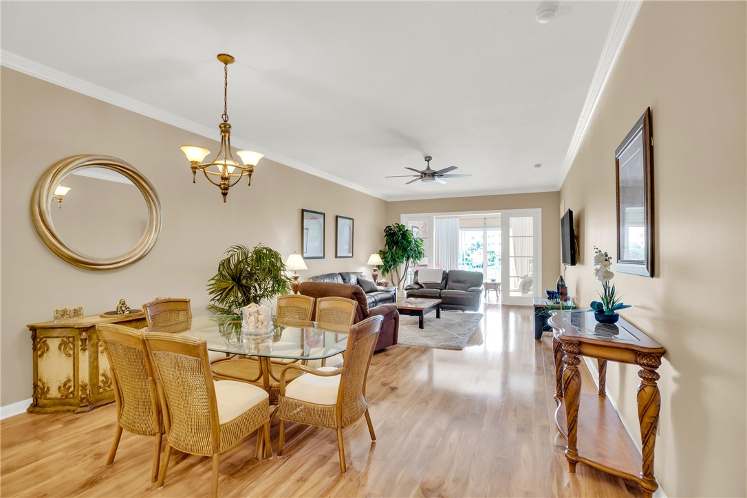 1 Harbour Isle Drive E 202