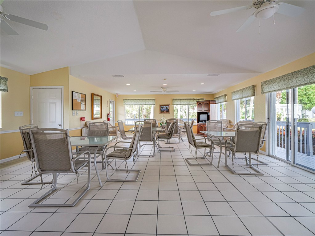 4949 N Highway A1a None 212