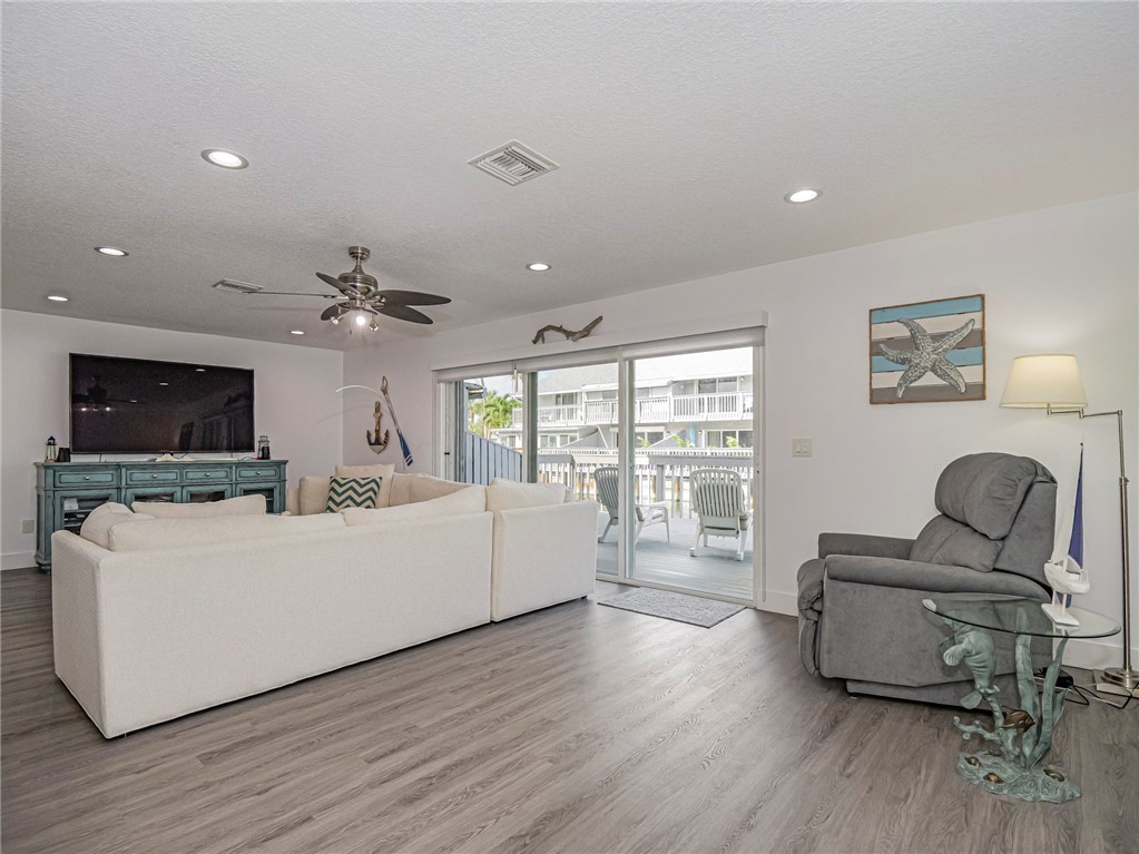 4949 N Highway A1a None 212