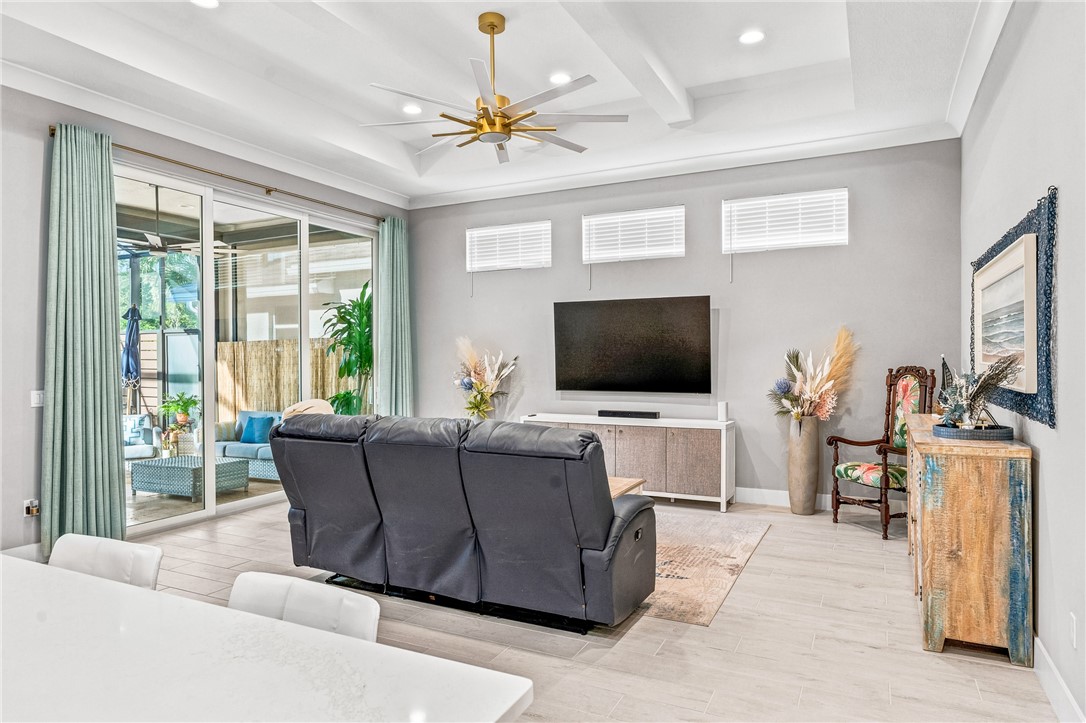 4127 Lucaya Pointe Way