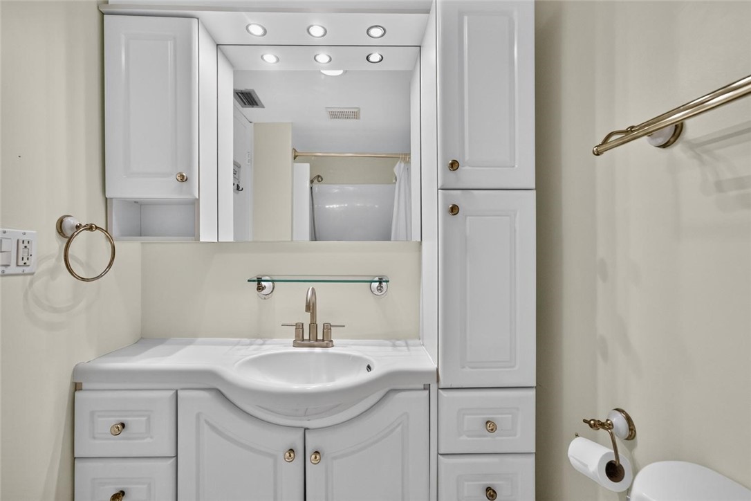 1875 Cobia Drive F206