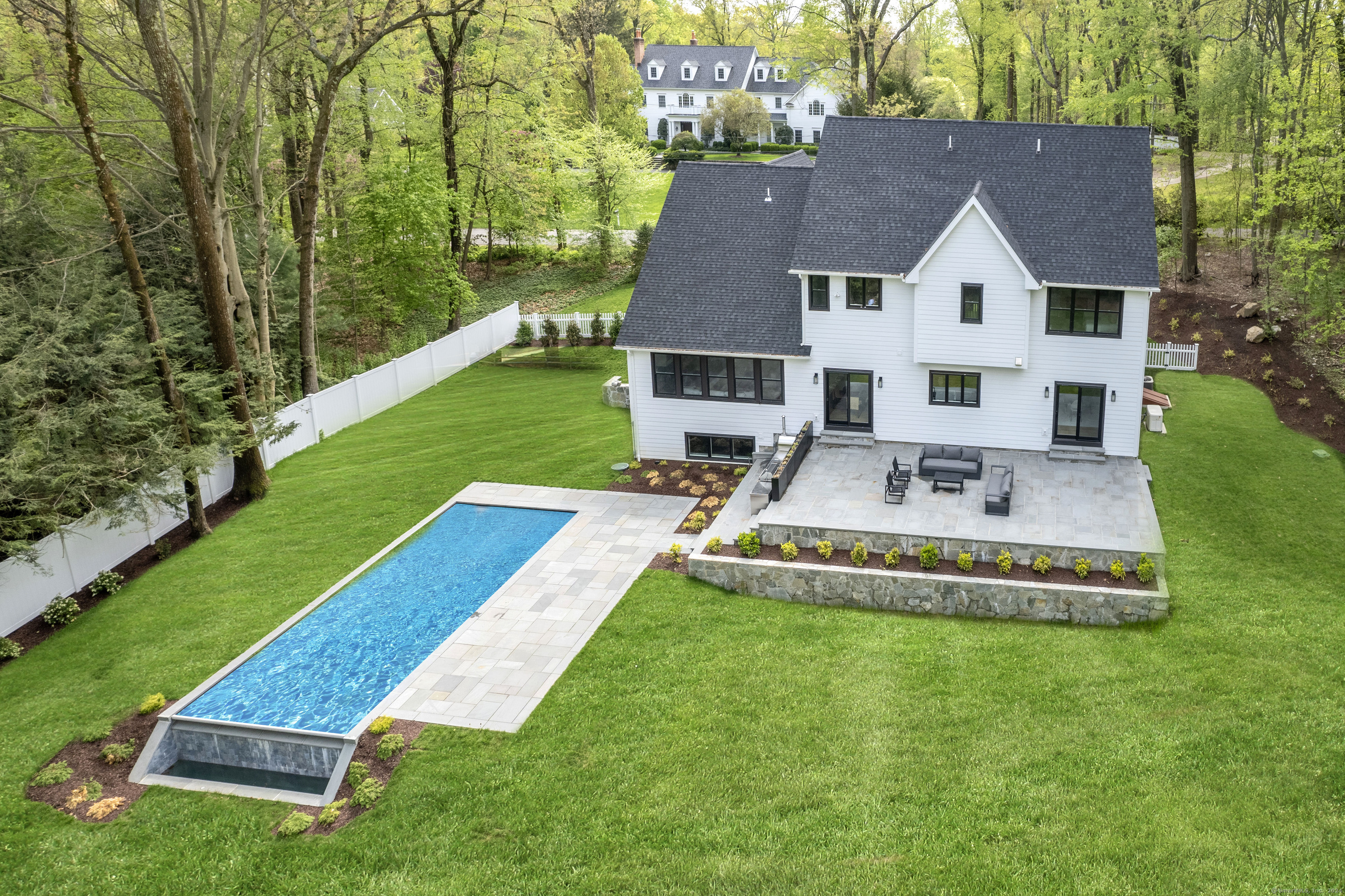32 Highland Road