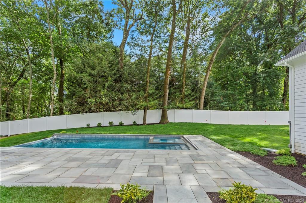 32 Highland Road