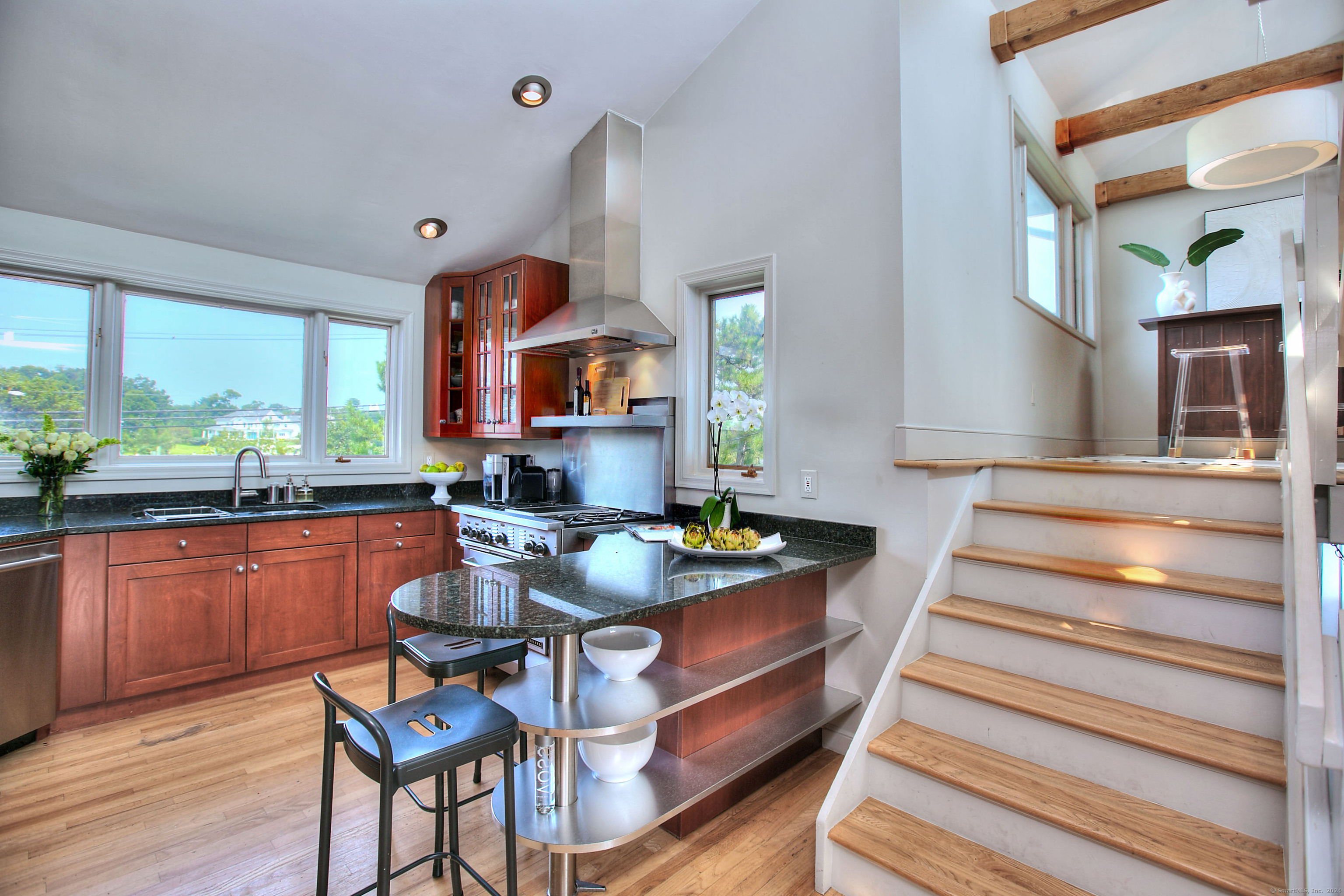 26 Harbor Road