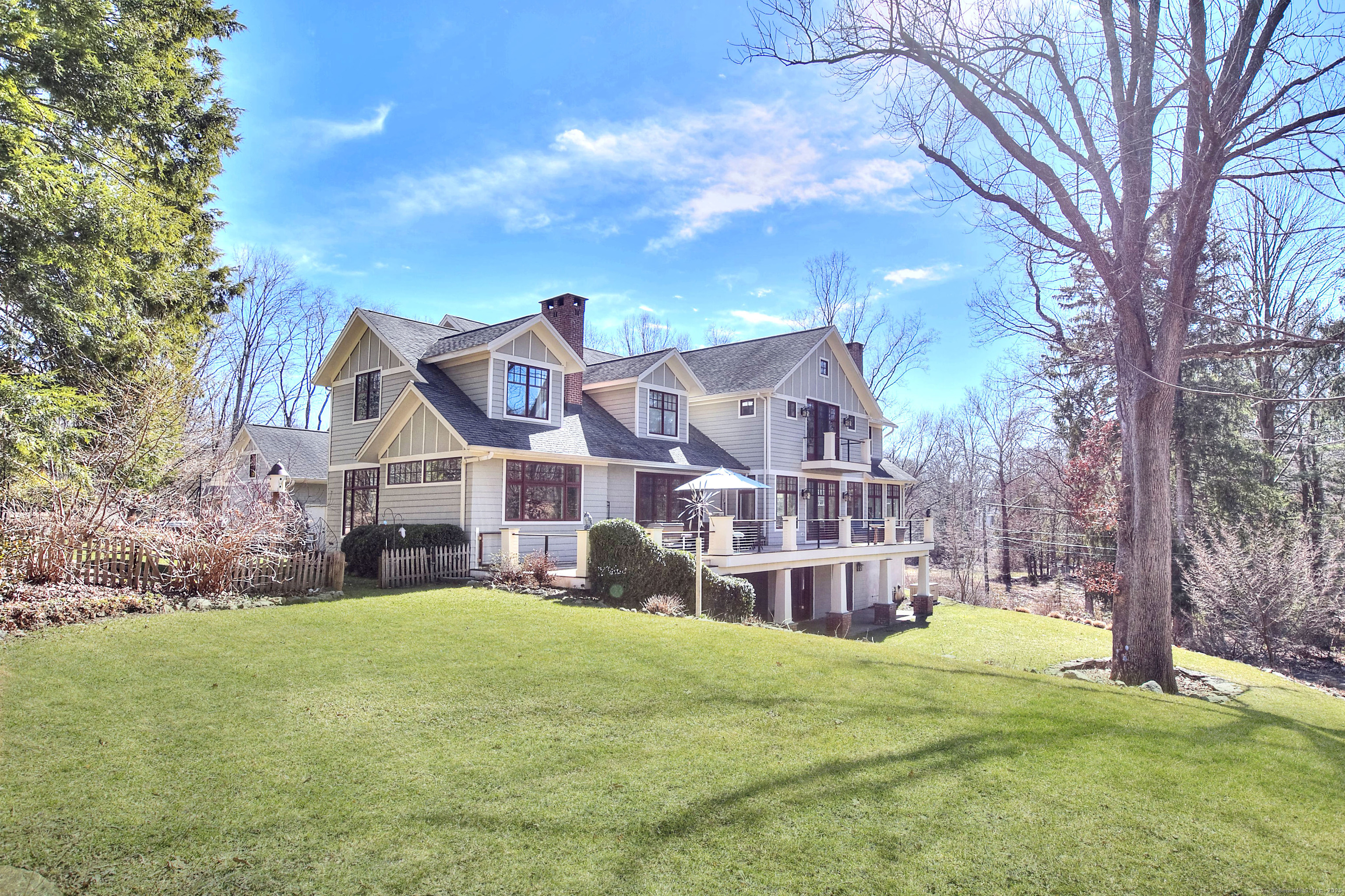 4 Deepwood Lane