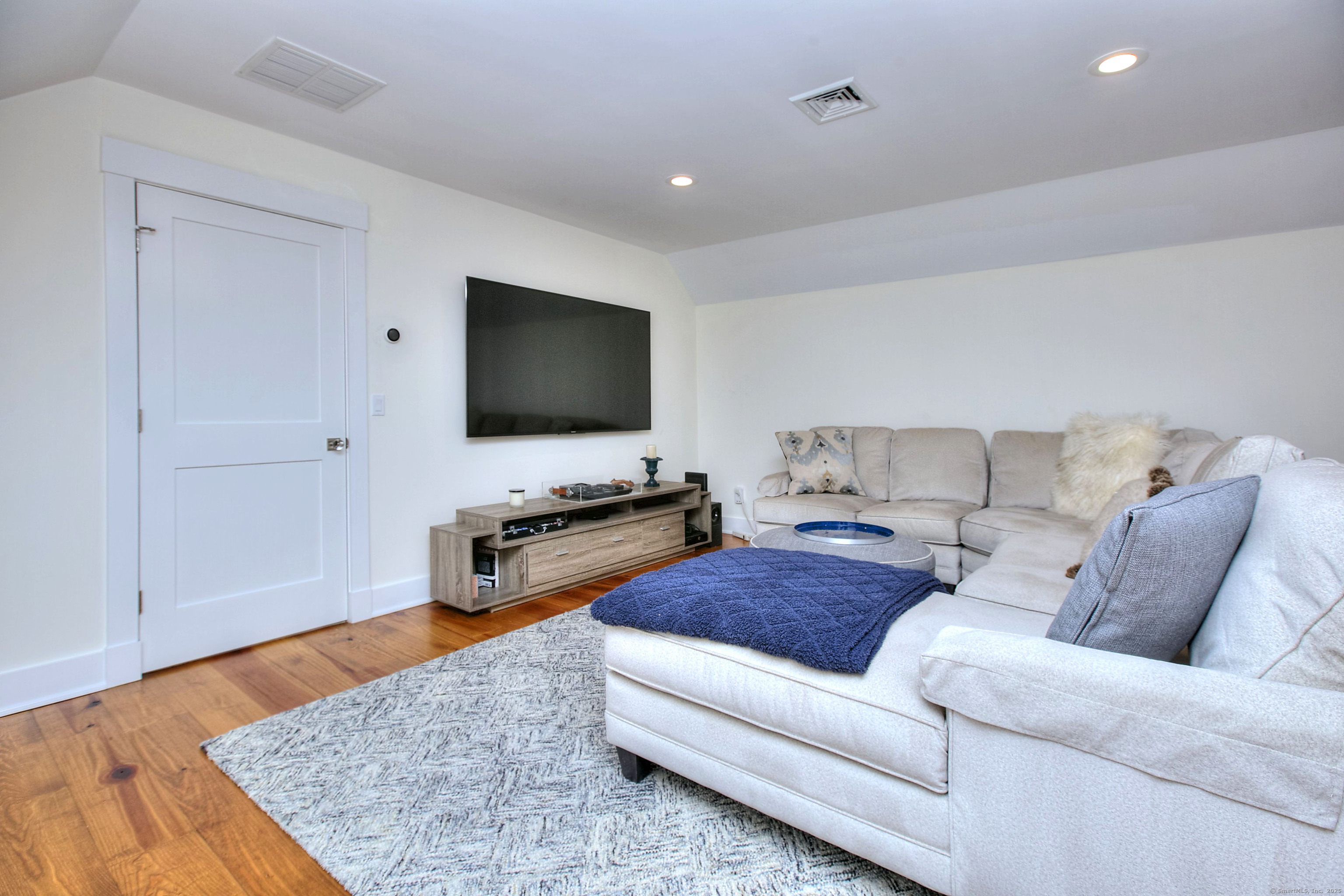5 River Lane