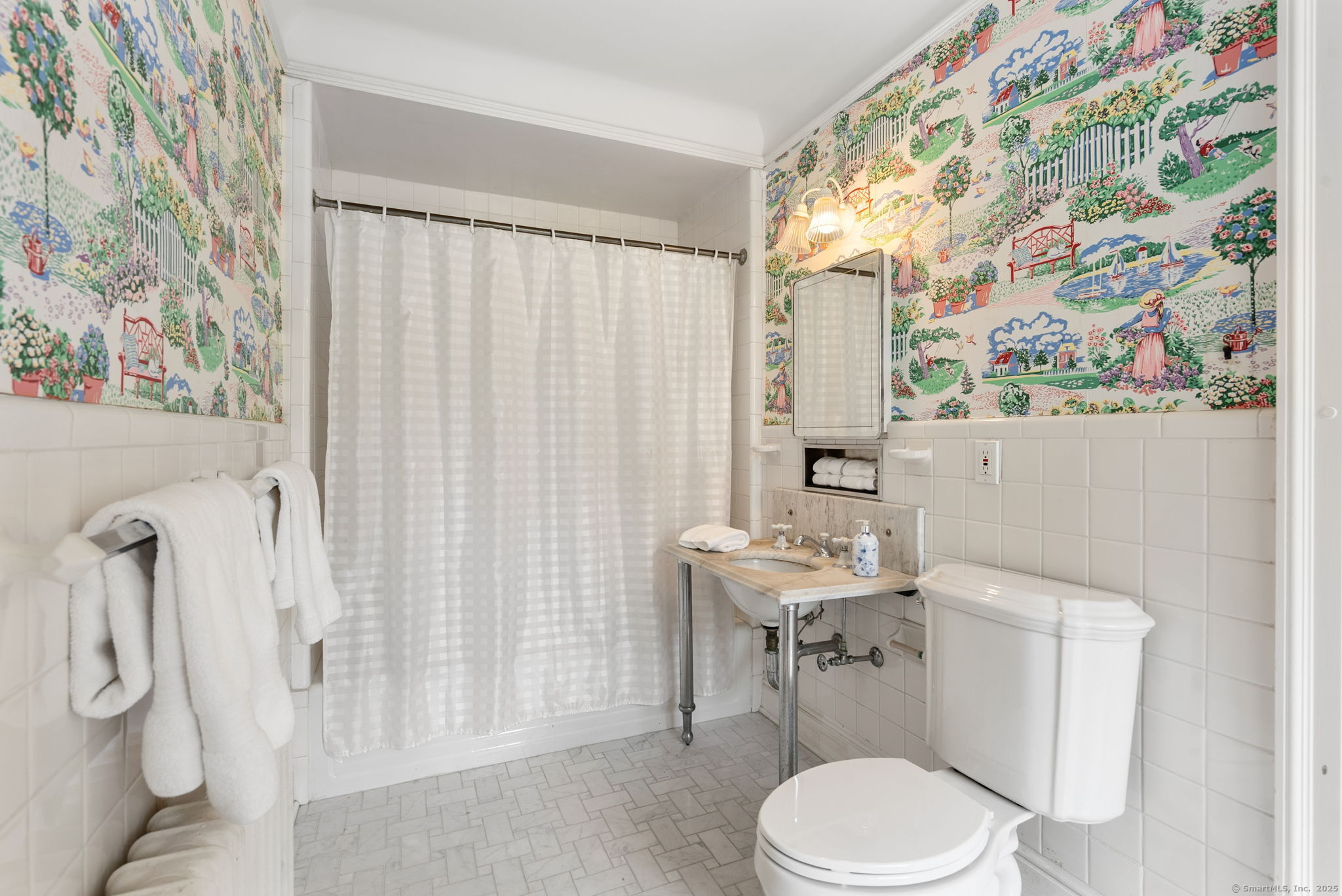 221 Greens Farms Road