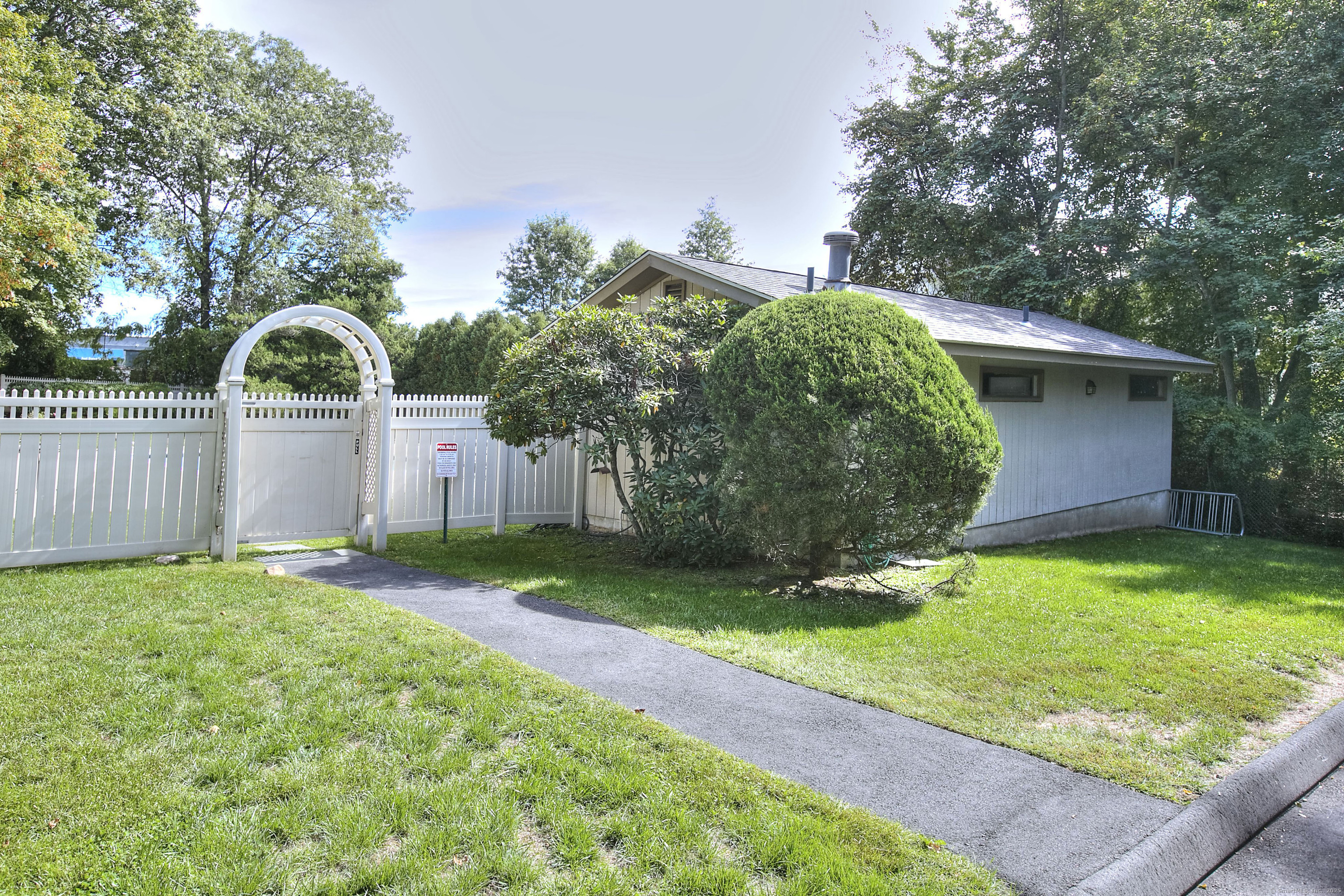 100 Wolfpit Avenue 17