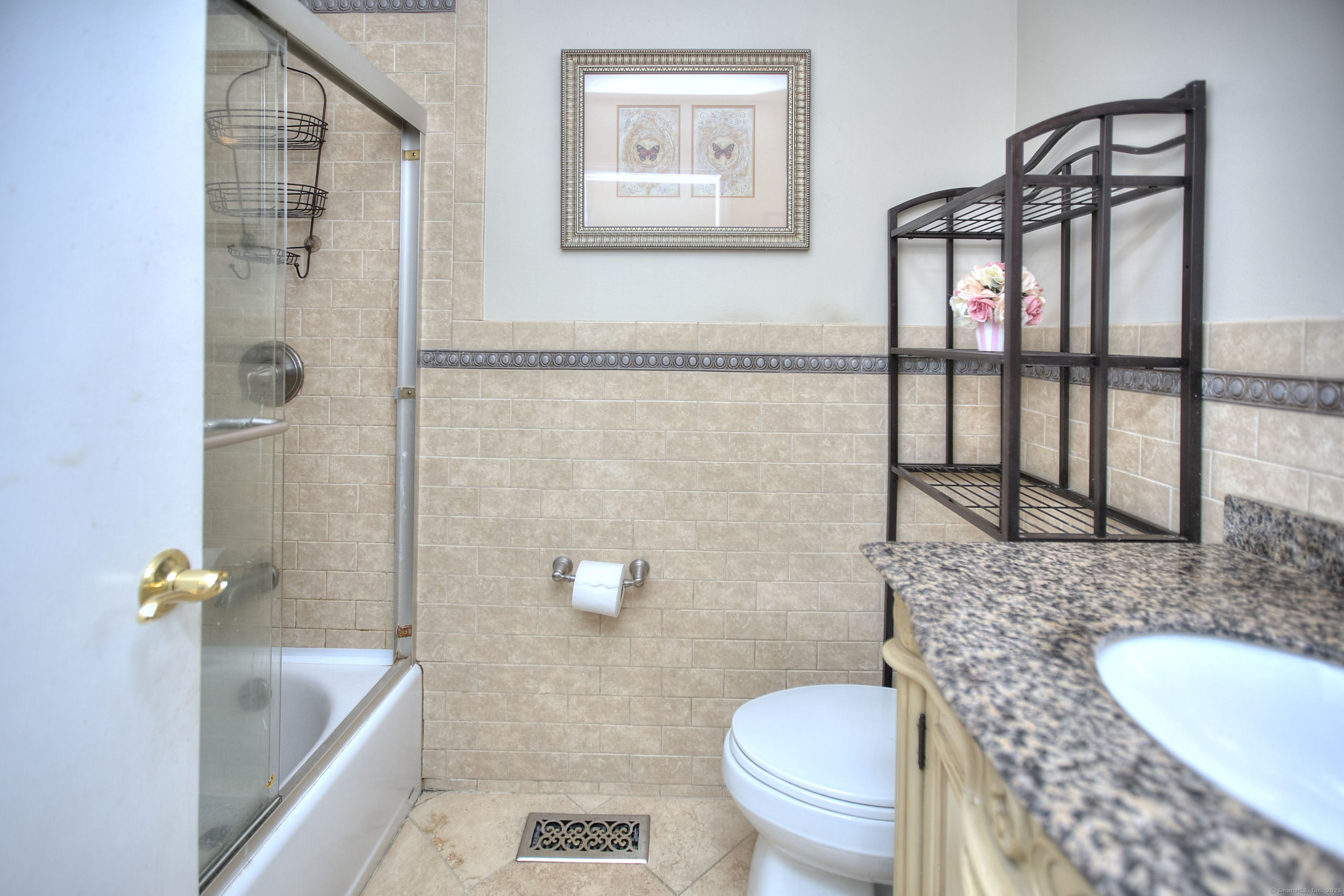 100 Wolfpit Avenue 17