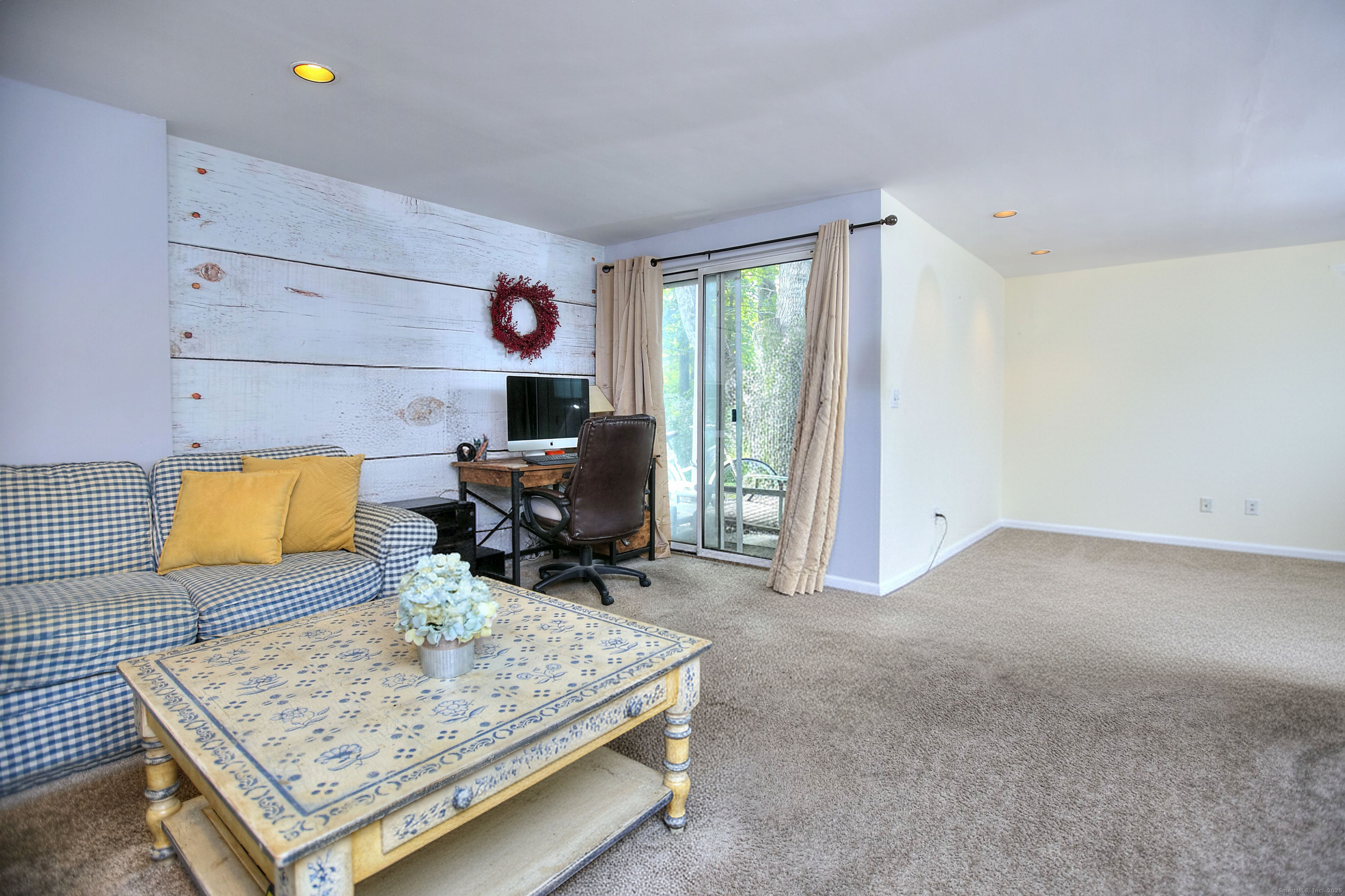 100 Wolfpit Avenue 17