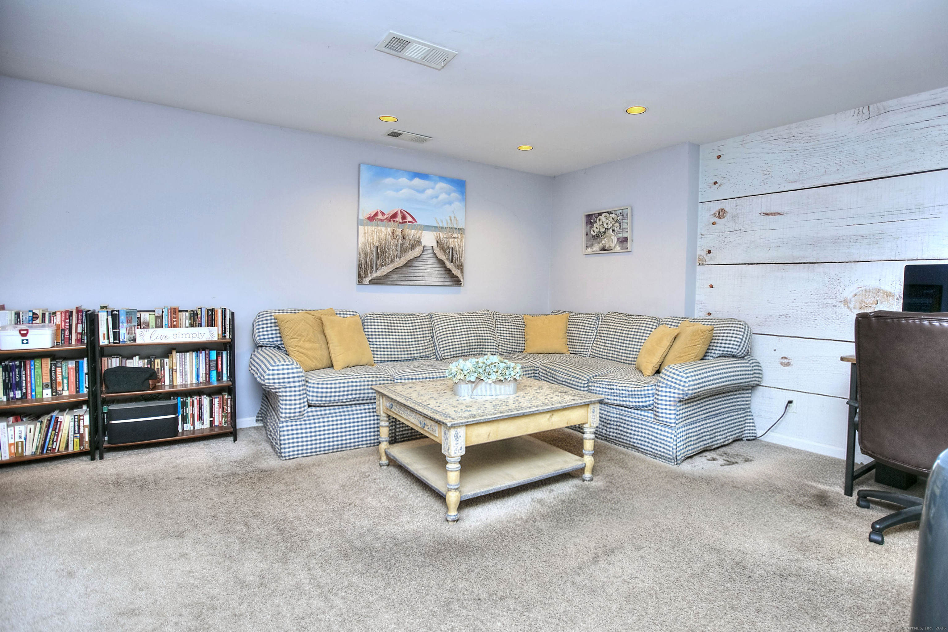 100 Wolfpit Avenue 17