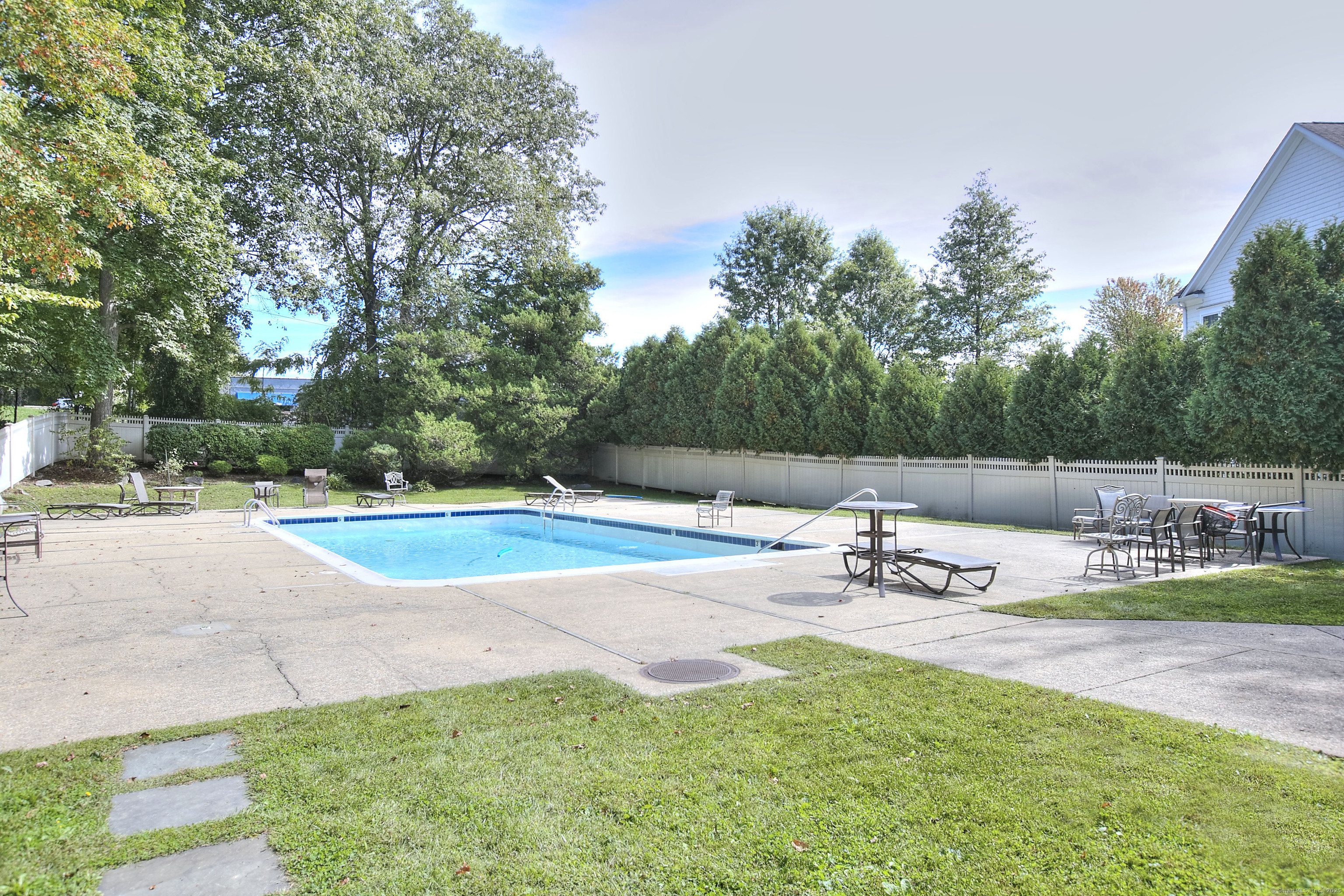 100 Wolfpit Avenue 17