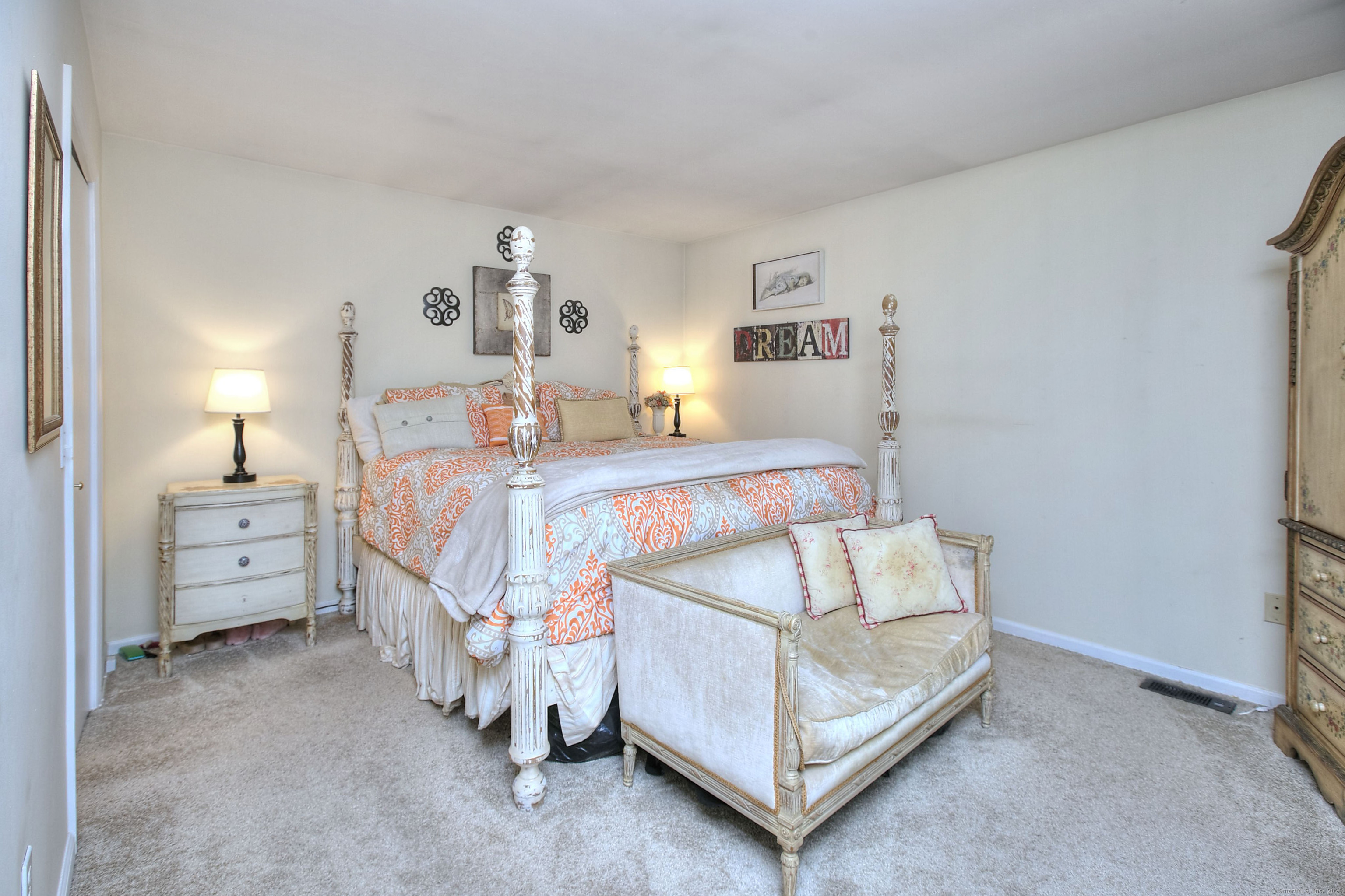 100 Wolfpit Avenue 17