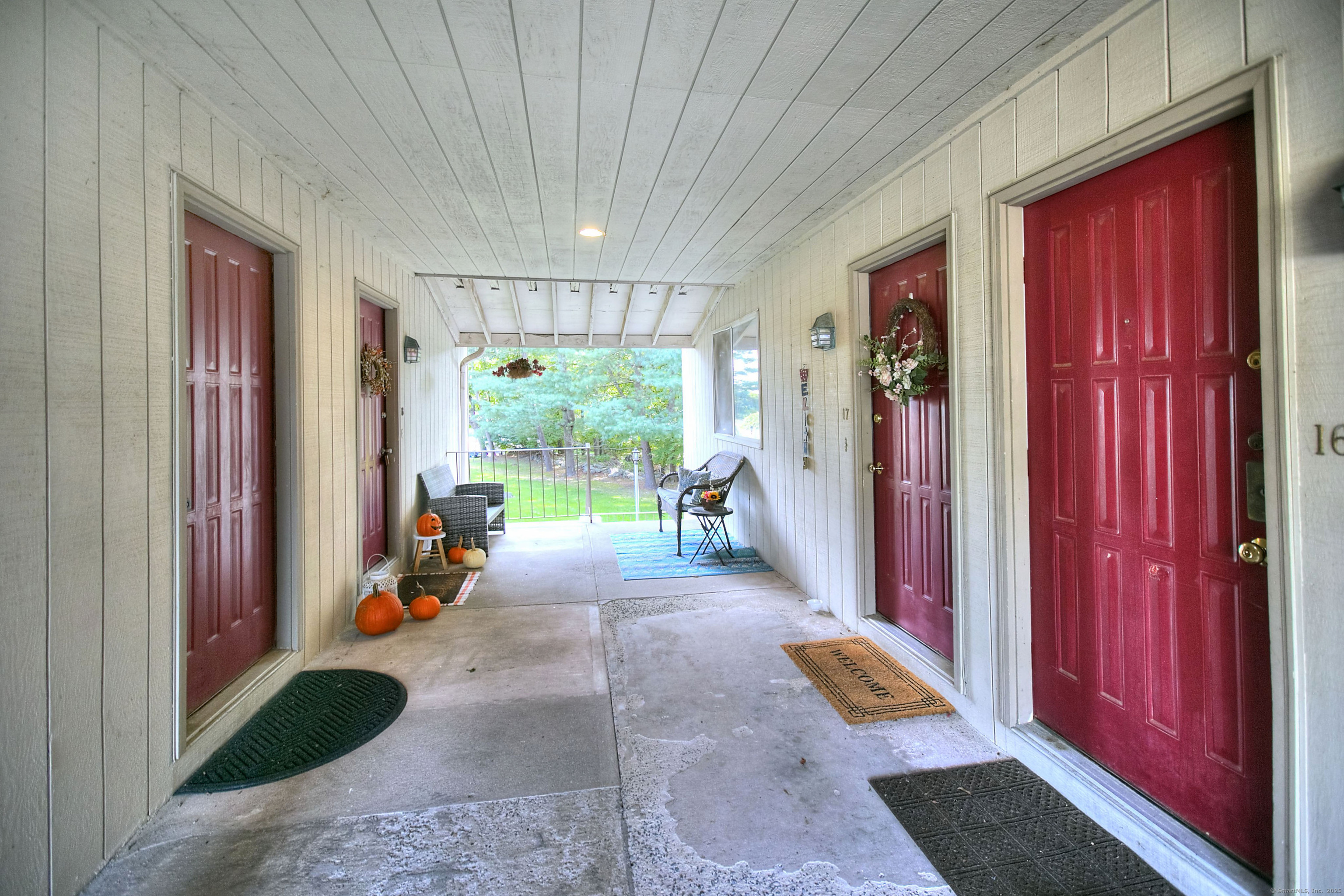 100 Wolfpit Avenue 17